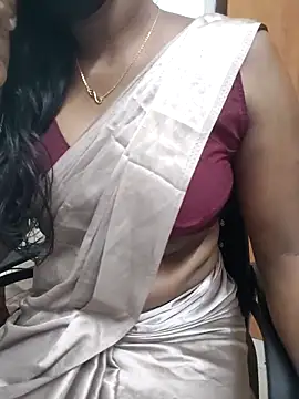 Snapshot of Tamilmallu-duskygirl03 chatting on May 6, 5:44 am Tamilmallu-duskygirl03 online show from May 6, 5:44 am