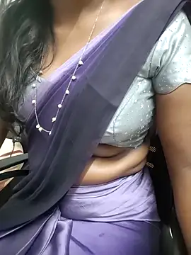 Snapshot of Tamilmallu-duskygirl03 chatting on April 20, 4:48 am Tamilmallu-duskygirl03 online show from April 20, 4:48 am
