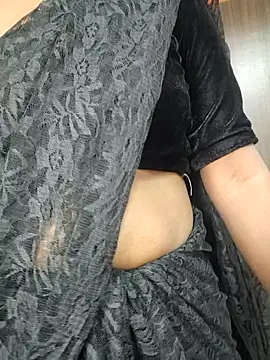 Snapshot of Tamilmallu-duskygirl03 chatting on November 12, 7:12 am Tamilmallu-duskygirl03 online show from November 12, 7:12 am