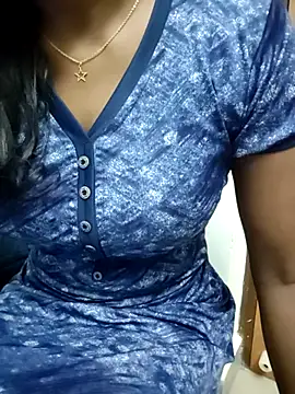 Snapshot of Tamilmallu-duskygirl03 chatting on December 14, 1:56 am Tamilmallu-duskygirl03 online show from December 14, 1:56 am