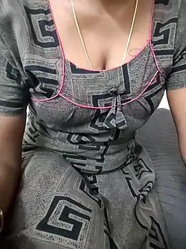 Snapshot of Tamilmallu-duskygirl03 chatting on November 21, 6:56 am Tamilmallu-duskygirl03 online show from November 21, 6:56 am