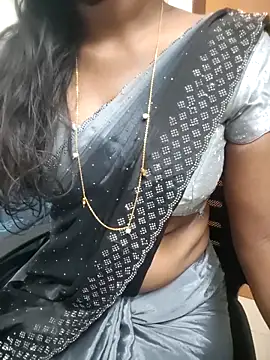 Snapshot of Tamilmallu-duskygirl03 chatting on May 8, 5:11 am Tamilmallu-duskygirl03 online show from May 8, 5:11 am
