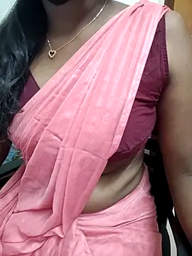 Snapshot of Tamilmallu-duskygirl03 chatting on April 26, 1:19 pm Tamilmallu-duskygirl03 online show from April 26, 1:19 pm