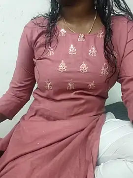 Snapshot of Tamilmallu-duskygirl03 chatting on November 8, 9:35 am Tamilmallu-duskygirl03 online show from November 8, 9:35 am