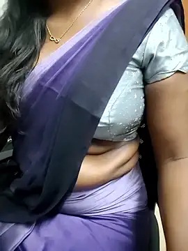 Snapshot of Tamilmallu-duskygirl03 chatting on May 31, 6:09 pm Tamilmallu-duskygirl03 online show from May 31, 6:09 pm