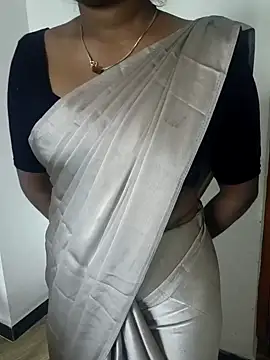 Snapshot of Tamilmallu-duskygirl03 chatting on November 3, 6:51 am Tamilmallu-duskygirl03 online show from November 3, 6:51 am