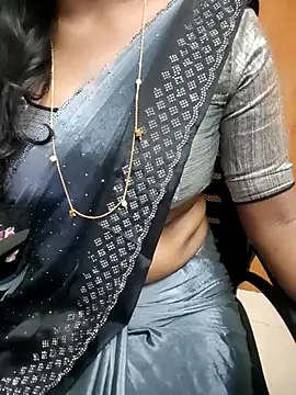 Snapshot of Tamilmallu-duskygirl03 chatting on May 29, 6:19 am Tamilmallu-duskygirl03 online show from May 29, 6:19 am