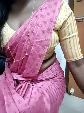 Snapshot of Tamilmallu-duskygirl03 chatting on December 15, 6:41 am Tamilmallu-duskygirl03 online show from December 15, 6:41 am