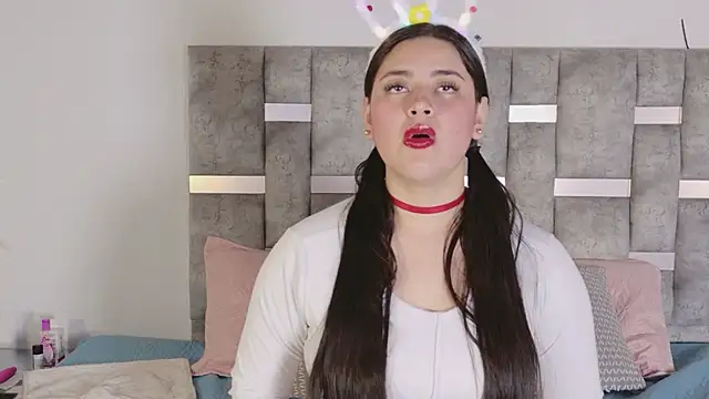 Snapshot of JulietaTorres_ chatting on November 6, 3:54 am JulietaTorres online show from November 6, 3:54 am