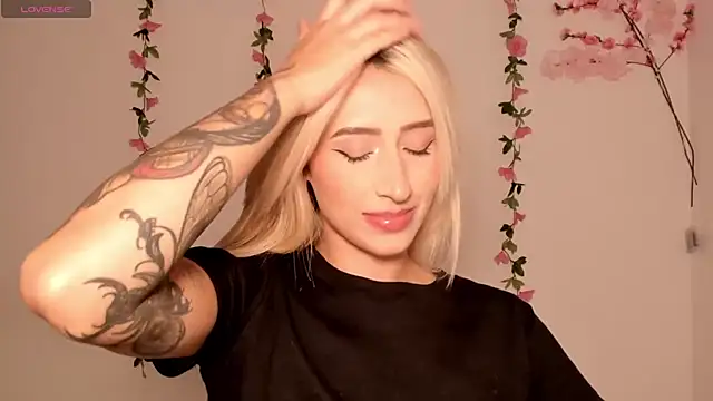 Ashleyroys 111 online show from March 13, 6:02 pm