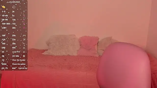 Snapshot of Ashleyroys_111 chatting on July 9, 8:19 pm Ashleyroys 111 online show from July 9, 8:19 pm