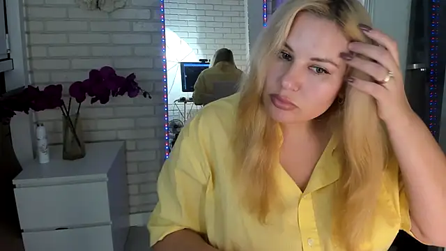 Snapshot of Passion-Blondy chatting on October 10, 7:15 pm Passion-Blondy online show from October 10, 7:15 pm