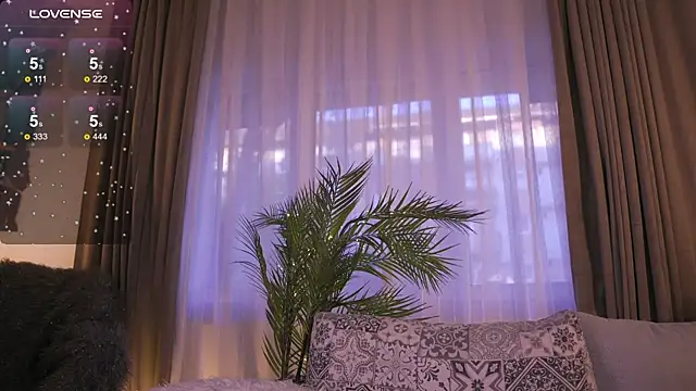 JessicaVerse online show from April 12, 4:49 am