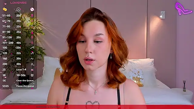 ClaireMathis online show from October 23, 3:32 pm