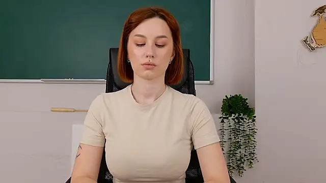 ClaireMathis online show from April 3, 2:34 pm