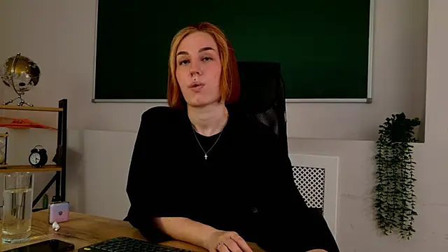ClaireMathis online show from May 27, 2:35 pm