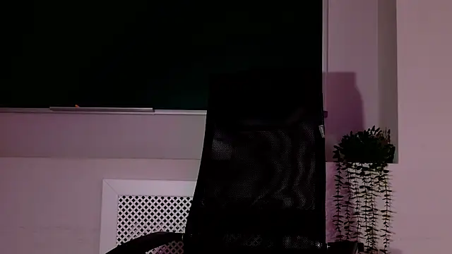 ClaireMathis online show from May 30, 2:44 pm