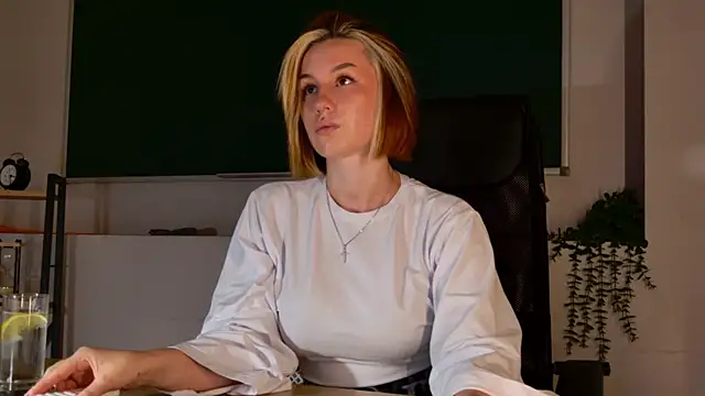 Snapshot of ClaireMathis chatting on July 6, 2:46 pm ClaireMathis online show from July 6, 2:46 pm