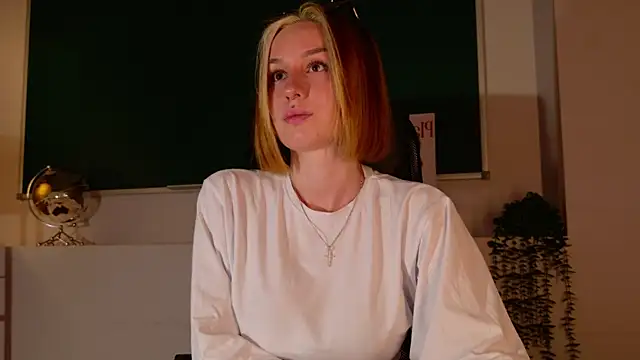 Snapshot of ClaireMathis chatting on July 25, 2:56 pm ClaireMathis online show from July 25, 2:56 pm