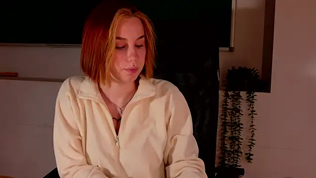 ClaireMathis online show from June 3, 2:29 pm