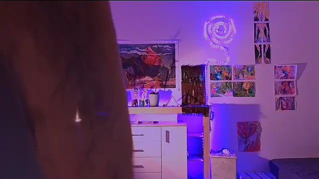 liquid0fluid0 online show from November 10, 4:23 pm