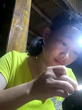 Snapshot of gio-thu chatting on July 28, 2:13 pm gio-thu online show from July 28, 2:13 pm