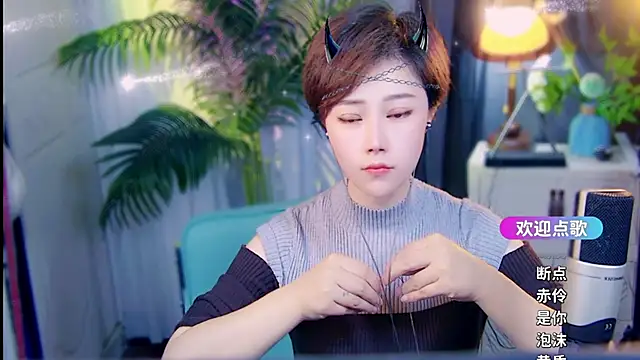 cherry-fa online show from April 10, 9:05 am