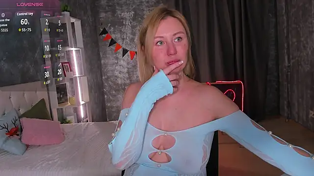 scent  of woman online show from January 8, 8:09 am