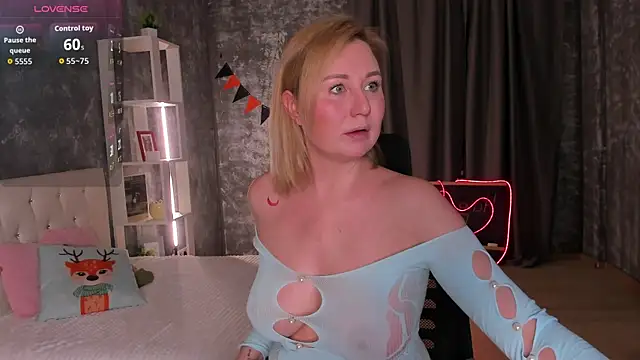 scent  of woman online show from January 6, 1:42 am