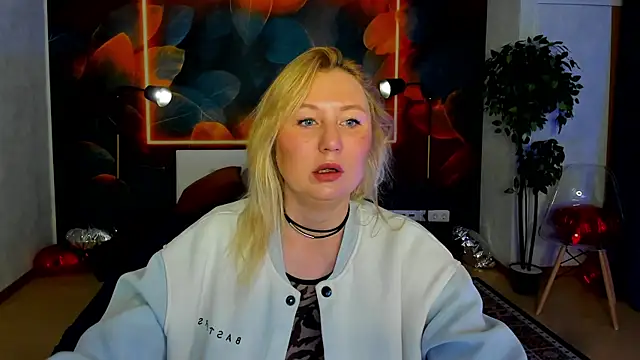 scent  of woman online show from May 18, 1:28 am