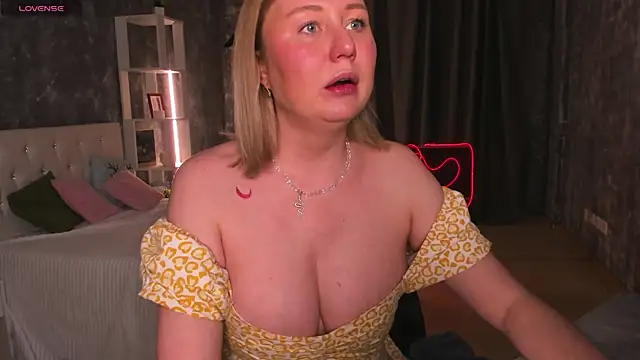 scent  of woman online show from December 17, 1:32 am