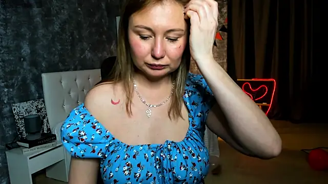 scent  of woman online show from November 5, 1:42 am