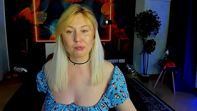 scent  of woman online show from May 27, 2:30 am