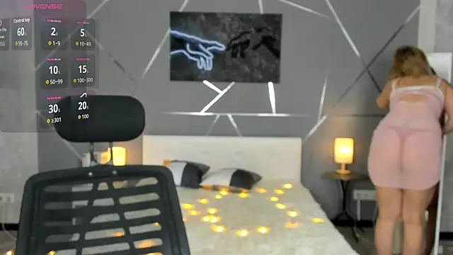 scent  of woman online show from January 14, 8:07 am