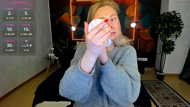 scent  of woman online show from February 5, 1:56 am