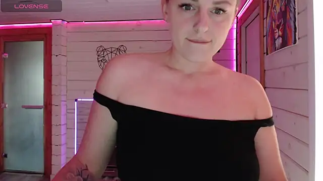 CandyBunie online show from February 6, 4:08 am