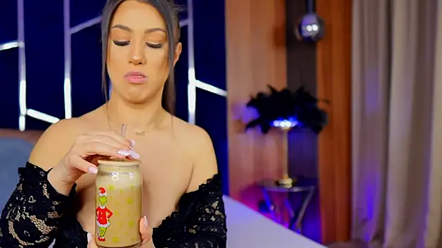 Talia Lure online show from November 29, 7:19 am