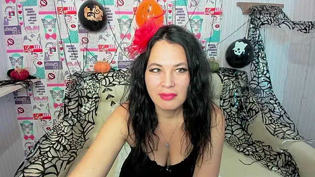 Snapshot of Victoria_Panther chatting on October 31, 7:16 am Victoria Panther online show from October 31, 7:16 am