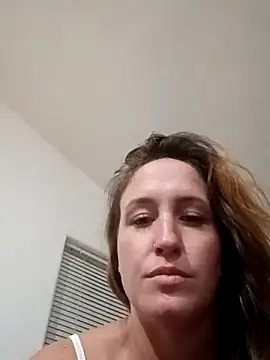 EmAlexander1728 online show from October 8, 9:22 am