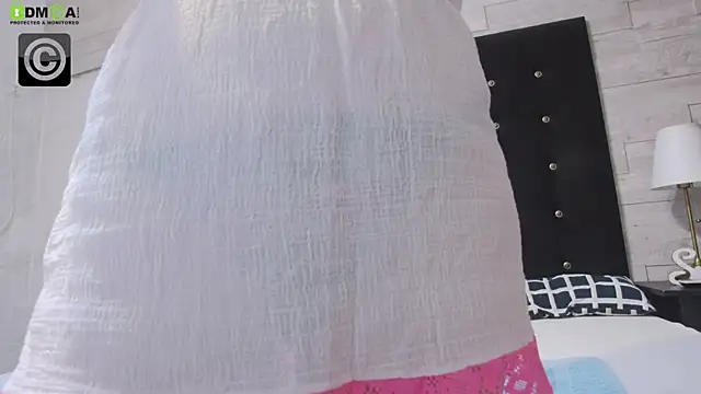 Snapshot of Ella_Lizzie chatting on October 18, 4:09 pm Ella Lizzie online show from October 18, 4:09 pm