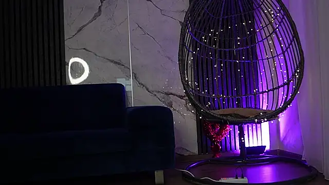 RachelRavee online show from December 1, 5:19 am