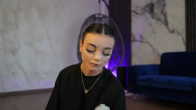 RachelRavee online show from March 27, 5:38 am