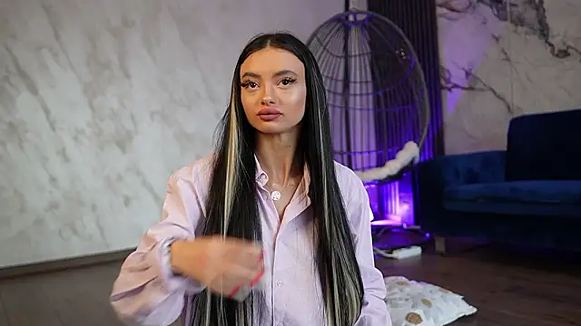 RachelRavee online show from March 13, 5:23 am