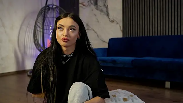 RachelRavee online show from April 19, 4:13 am