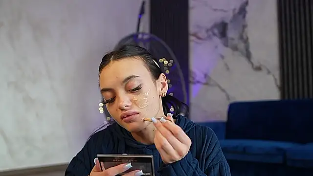 RachelRavee online show from March 16, 5:15 am