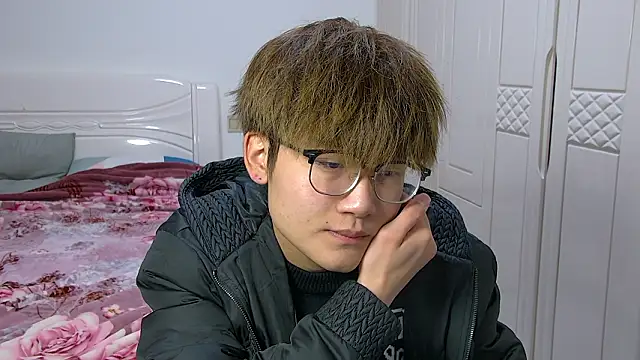 KK-cuteboy online show from February 5, 3:46 am