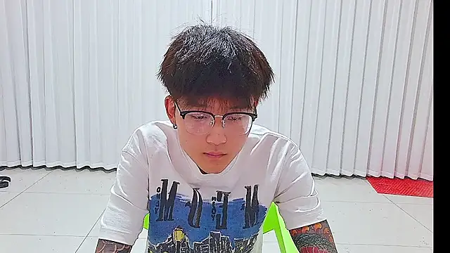 Snapshot of KK-cuteboy chatting on July 18, 11:30 am KK-cuteboy online show from July 18, 11:30 am