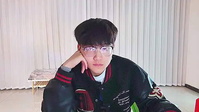 KK-cuteboy online show from April 22, 5:14 am