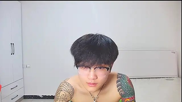 KK-cuteboy online show from May 22, 12:25 pm