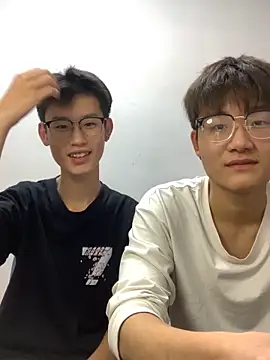 Snapshot of KK-cuteboy chatting on October 11, 12:39 pm KK-cuteboy online show from October 11, 12:39 pm